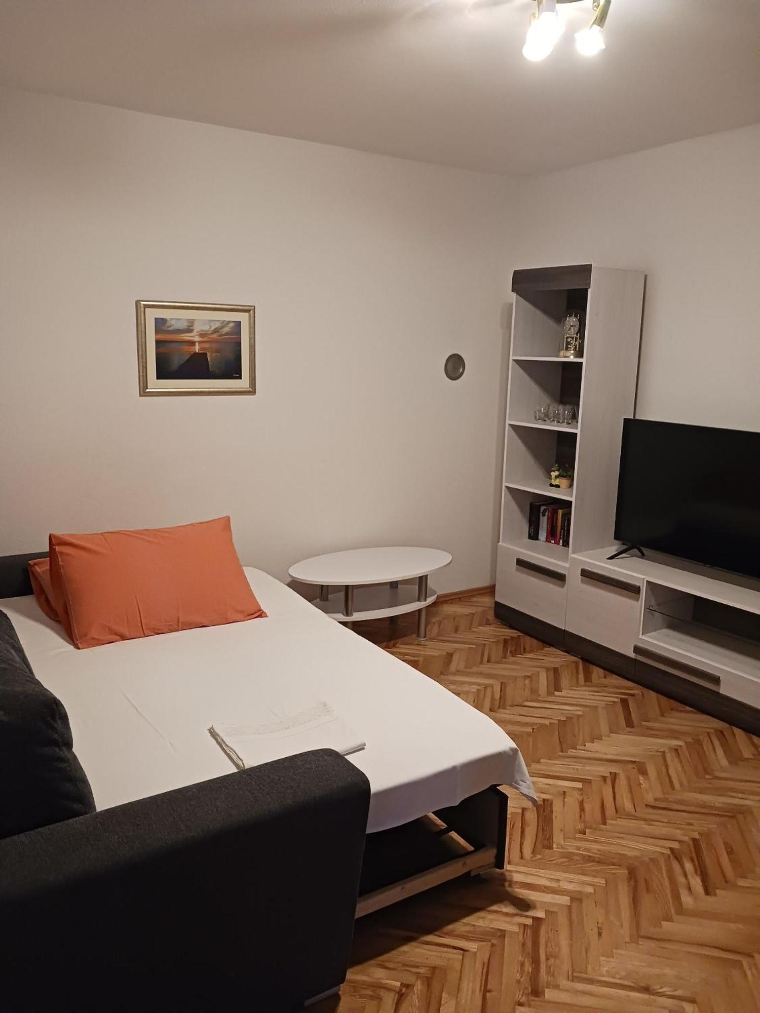 Apartments Marino - Near Family Friendly Beach Supetar Ngoại thất bức ảnh